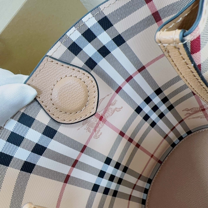Bv*b*rry hobo bags
